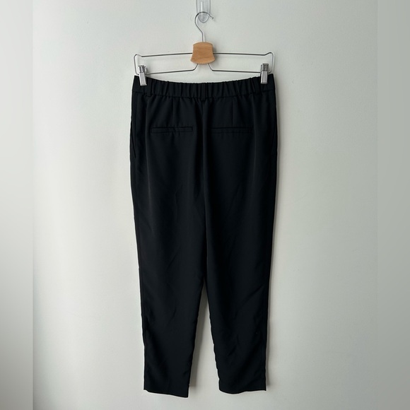 Uniqlo ezy relax fit ankle black
Pant - Picture 6 of 10